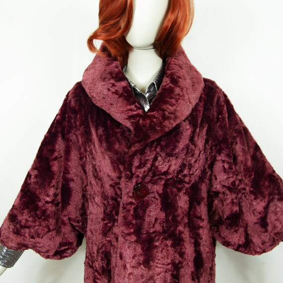 Vintage 60s Dark Pink Red Faux Fur Kimono Coat Bi… - image 6
