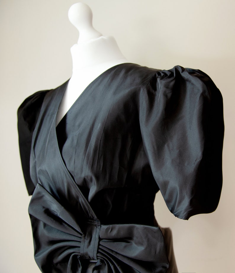 Woman Vintage 80s Black Blouse Short Puffed Sleeves front Bow Size UK 14