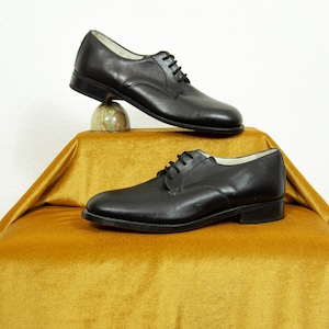 Vintage 90's Fancy Long Toe Leather Classy Shoes in Black