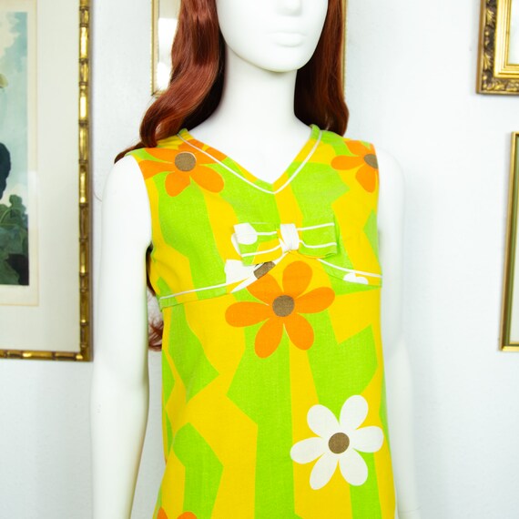 Vintage 1960s Green Yellow Floral Mini Trapeze Dr… - image 2
