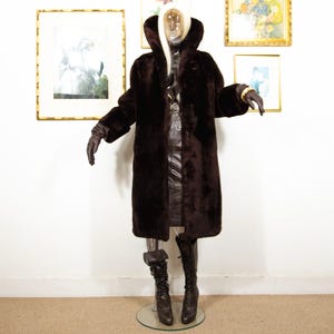 Vintage 1970s Motta’s of London Dark Chocolate Real Lamb Fur Coat High Collar Full Length Glamour Size M