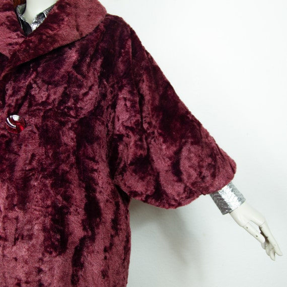 Vintage 60s Dark Pink Red Faux Fur Kimono Coat Bi… - image 5