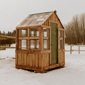 Lavender - 4&#39; x 6&#39; DIY Traditional Greenhouse Building Guide