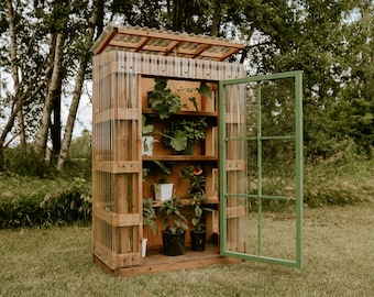 Sweet Pea - 2&#39; x 4&#39; DIY Mini Lean-to Style Greenhouse Building Guide