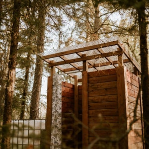 Cedar 4 x 6 Off-Grid Outdoor Shower House Building Guide image 4