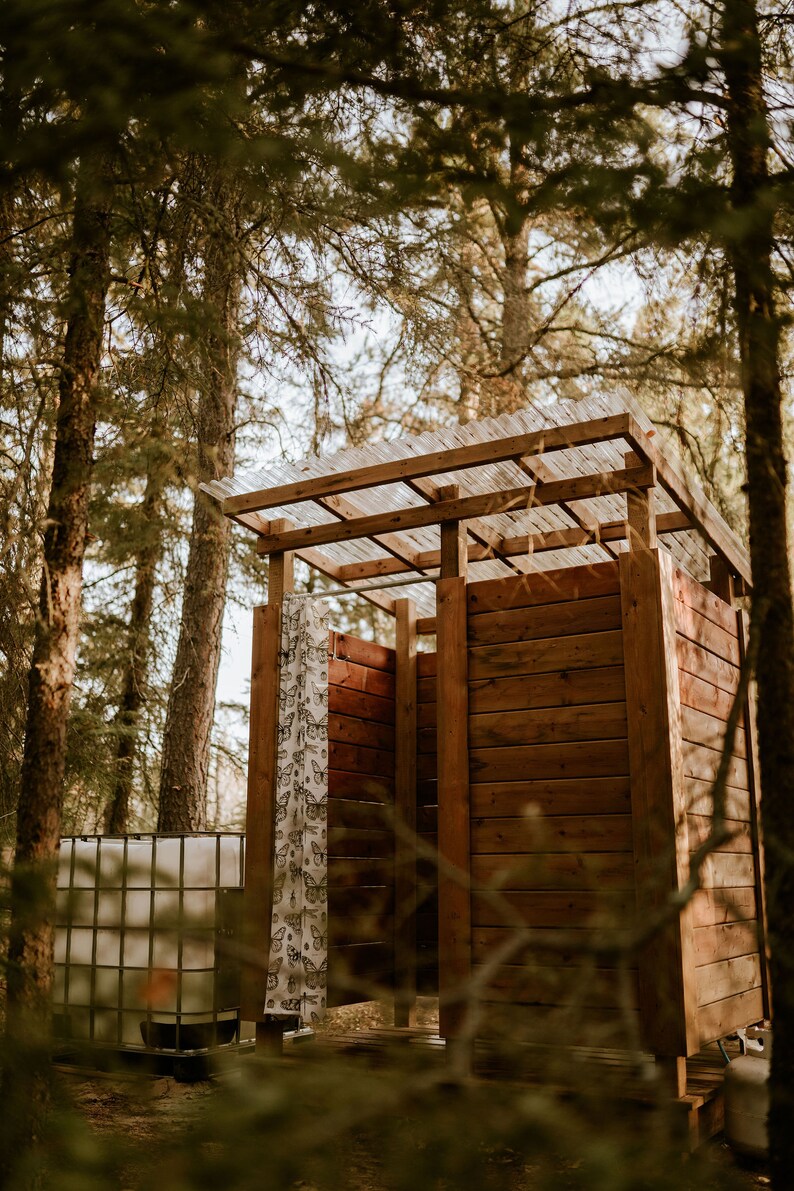 Cedar 4 x 6 Off-Grid Outdoor Shower House Building Guide image 4