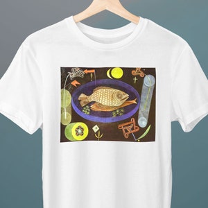 Rundfisch, Paul Klee Malerei, Unisex T-Shirt, Kunst T-Shirt, Surrealismus, Geschenk für sie, Geschenk für ihn, Kunstliebhaber Geschenk