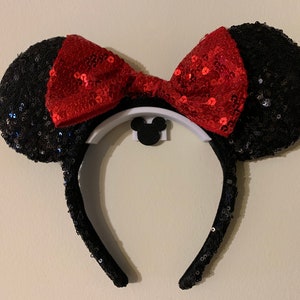 white with black Minnie ear wall mount