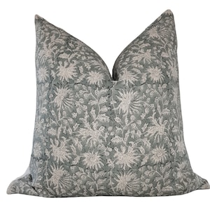 VERA GRAY / Copricuscino in lino grigio a mano, cuscino in lino floreale, cuscino da tiro casual California, cuscino in fattoria, cuscino Boho