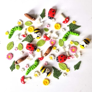 Personalised Insect Garden Cake Topper Kit For Birthday Cake with Fondant Ladybirds, Caterpillars, Snails, Bees, Toadstools and Flowers