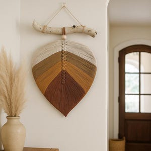 Handcrafted Macrame Leaf Wall Hanging: Autumn Bohemian Decor