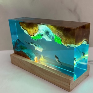 Walvishaai Scuba Divers Epoxyhars Nachtlampje, handgemaakte oceaanduiker haaienhars houten lamp geschenken, geschenken Halloween decoratie, kerstcadeaus