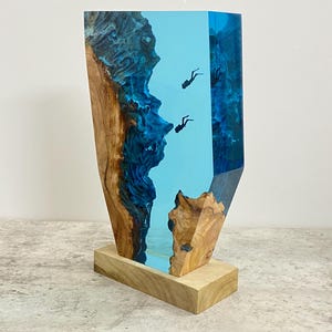 Scuba Diver Epoxy Resin Night Light, Handmade Night Light, Personalised Wooden Light, Unique Home Decor, Custom Gift for Him, Birthday Gifts