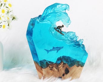 Surfer Resin Wooden Lamp,Handmade Ocean Wave Epoxy Resin Lamp,Diorama Ocean Resin Night Light,Resin Lamp, Unique Resin Lamp, Resin Beach Art