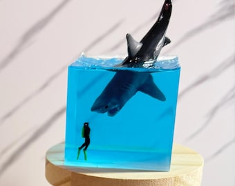 Scuba Diver & Shark Epoxy Resin Night Light, Shark Lamp LED Night Light, Personalized Night Light, Birthday Gifts Handmade Gifts for Him