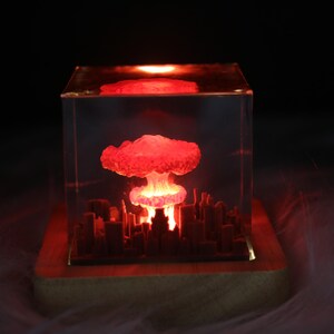 Svampmolnsnattlampa i harts, atomexplosionslampa, Halloweendekoration bild 2