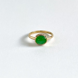 Anillo de compromiso/declaración de oro de 18 k con diamantes de jade imperial de grado A