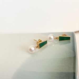 Dainty Jade Pearl 18k gold Earrings image 4