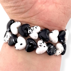 Heart Beaded Apple Watch Band – Black & White Stretch Bracelet Strap