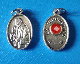 Medal with relic of Padre Pio Ex - Indumentis, strong protections , Blessed by Pope Francis , Ref 3015