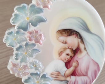 Oval picture of the Madonna and Child to hang or on a table,hand painted  blessed