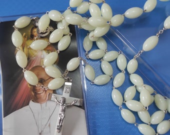 Wall rosary with celestial splendor: illuminate your nights with the blessed luminescence , white pearls