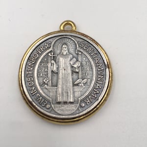 St Benedict Medal: Silver & Gold Metal, Protective Charm (1.3&#39;&#39;- 3,3 cm)