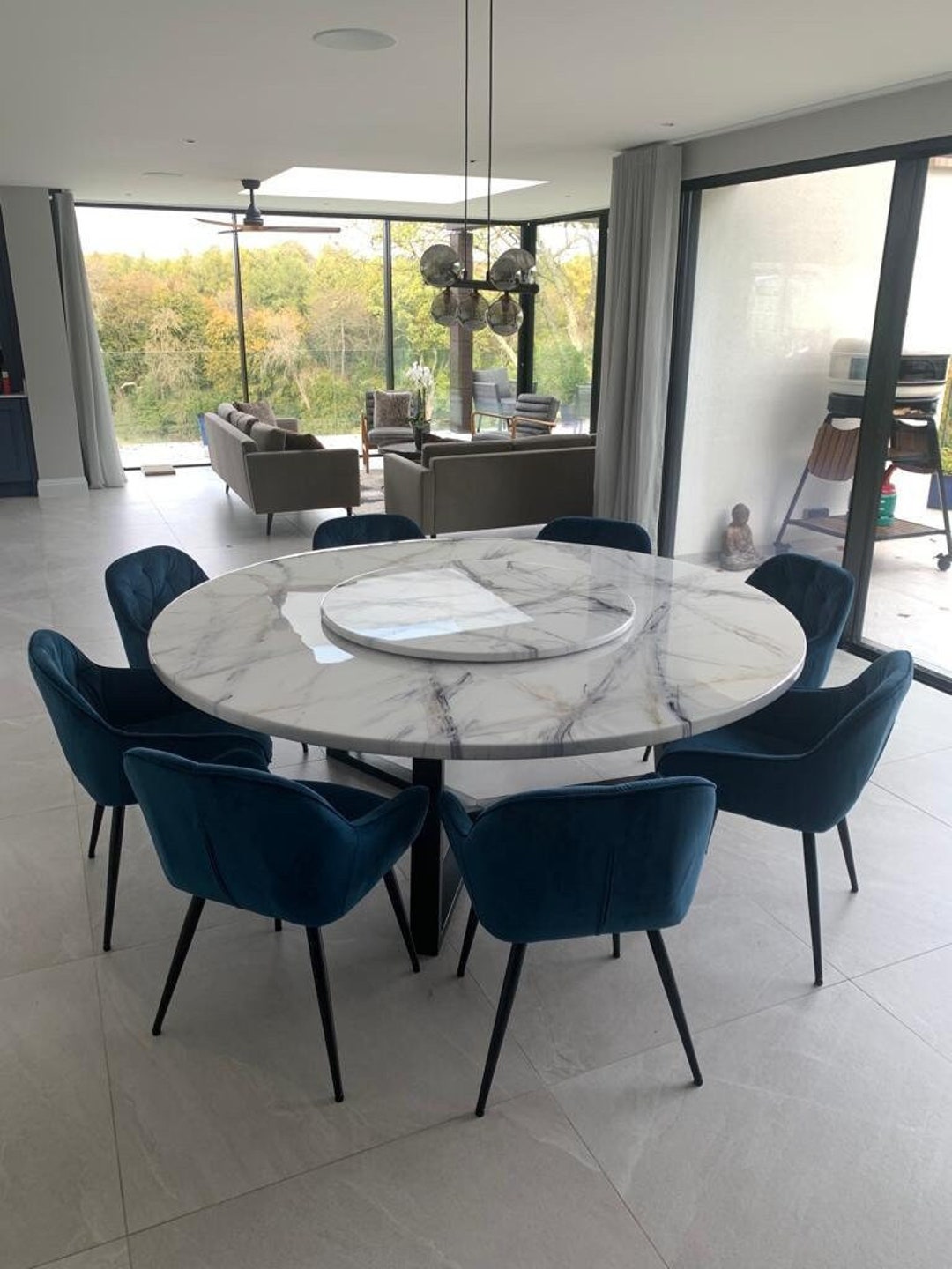 Marble round sale breakfast table