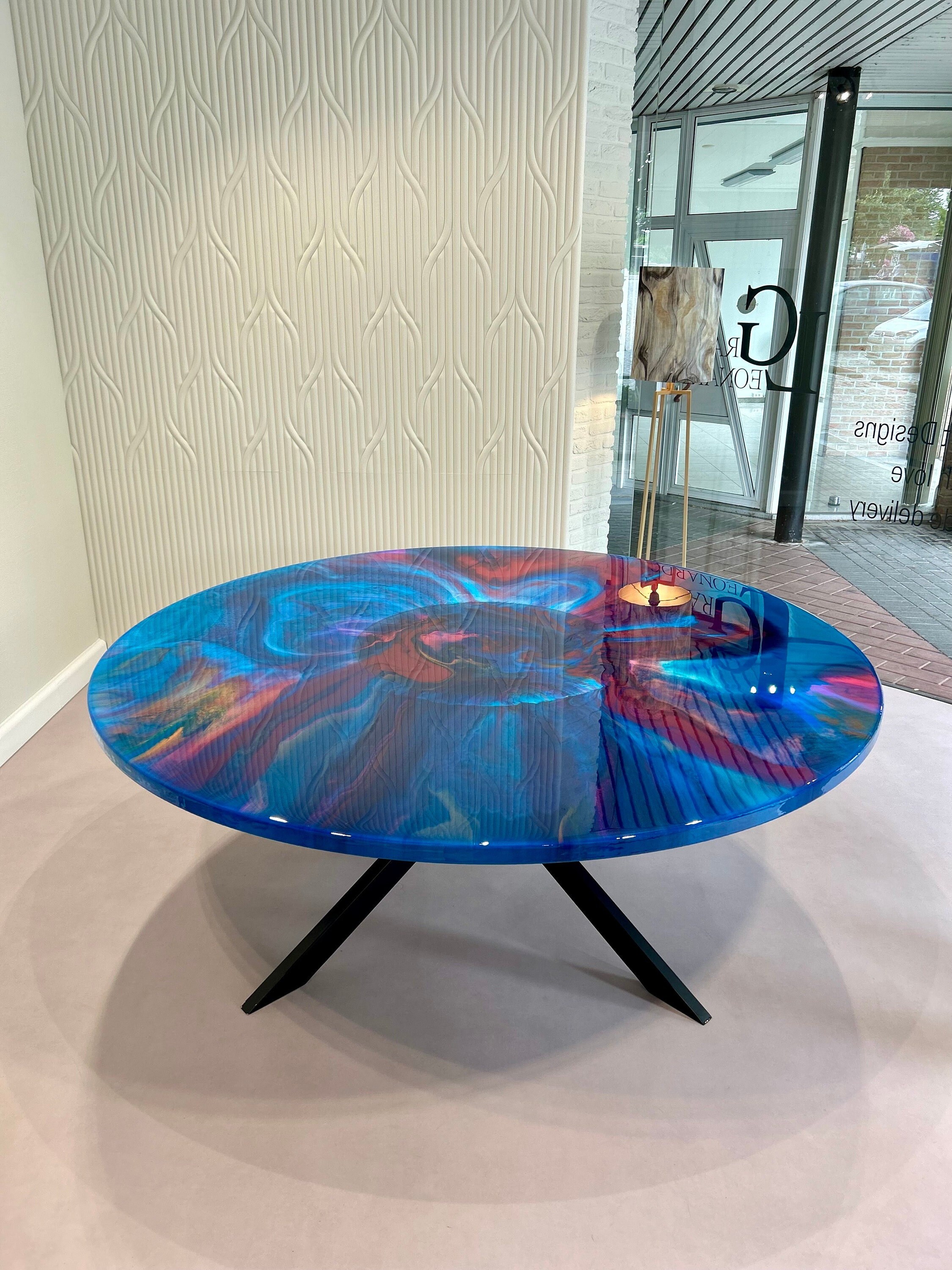 特注の注ぐアートエポキシ樹脂ダイニングテーブル、シートラフライト