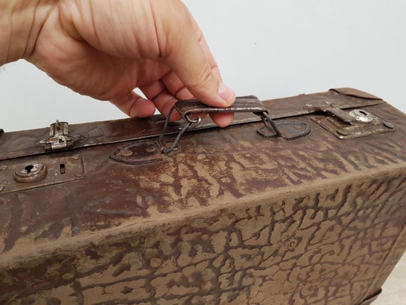 Antique Leather Suitcase, Old Train Case, Leather… - image 6