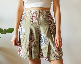 Vintage summer shorts Size S green high waisted shorts abstract pattern summer shorts wide leg shorts