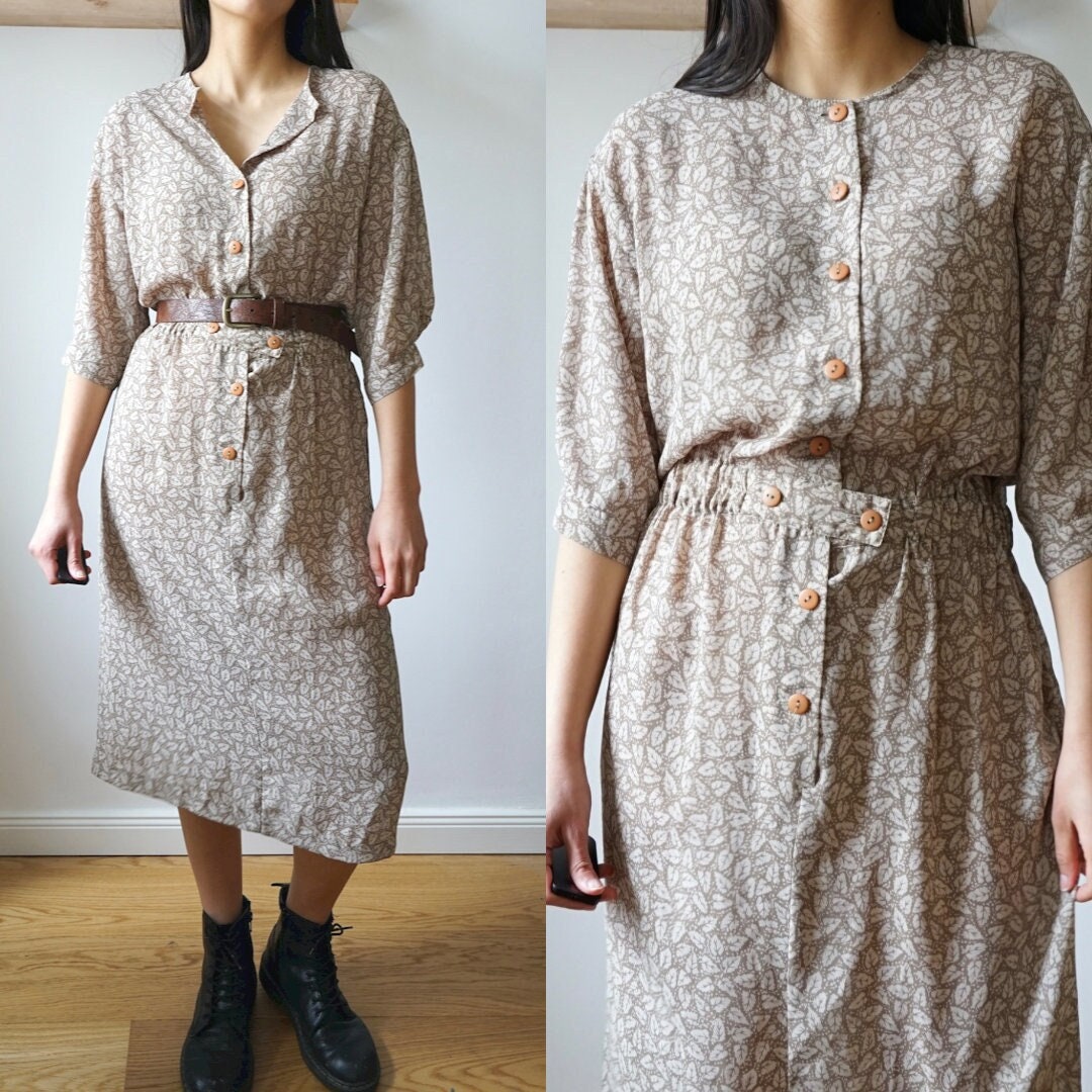 Vintage White Beige Dress Size M Leaves Pattern Short Sleeved