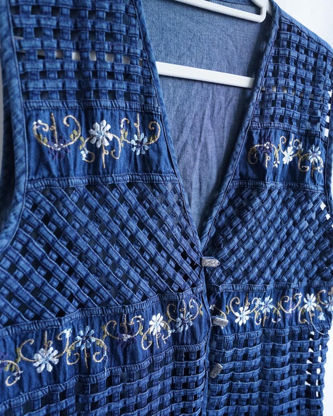 Vintage Denim Vest size M embroidery floral blue medium wash denim vest jacket, foto 3 di 5