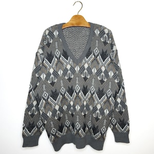 Vintage gray V neck wool pullover Size M-L wool knitwear unisex sweater jumper