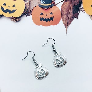 Cute pumpkin earrings, Halloween jewelry for women, Halloween earrings dangle, Halloween gifts for girls, Halloween party favours adults