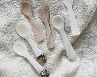 Eleganter Premium River Shell Perlmuttlöffel - Ideal für Kaviar, High Tea oder Hautpflegebedarf