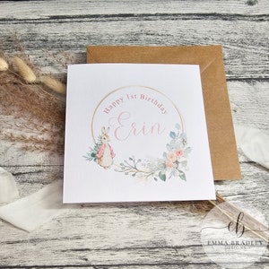 Personalisierte alles Gute zum Geburtstag, kleines Mädchen, Baby Mädchen, rosa, neutral, Regenbogen, Peter Rabbit Bunny Feier mit optionalem Wachs Siegel
