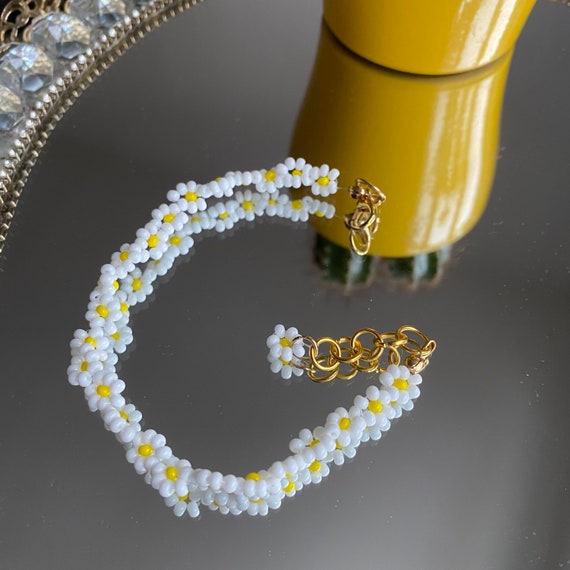 Beaded jewelry, bracelet, ring, earrings, daisies | "Papatya"