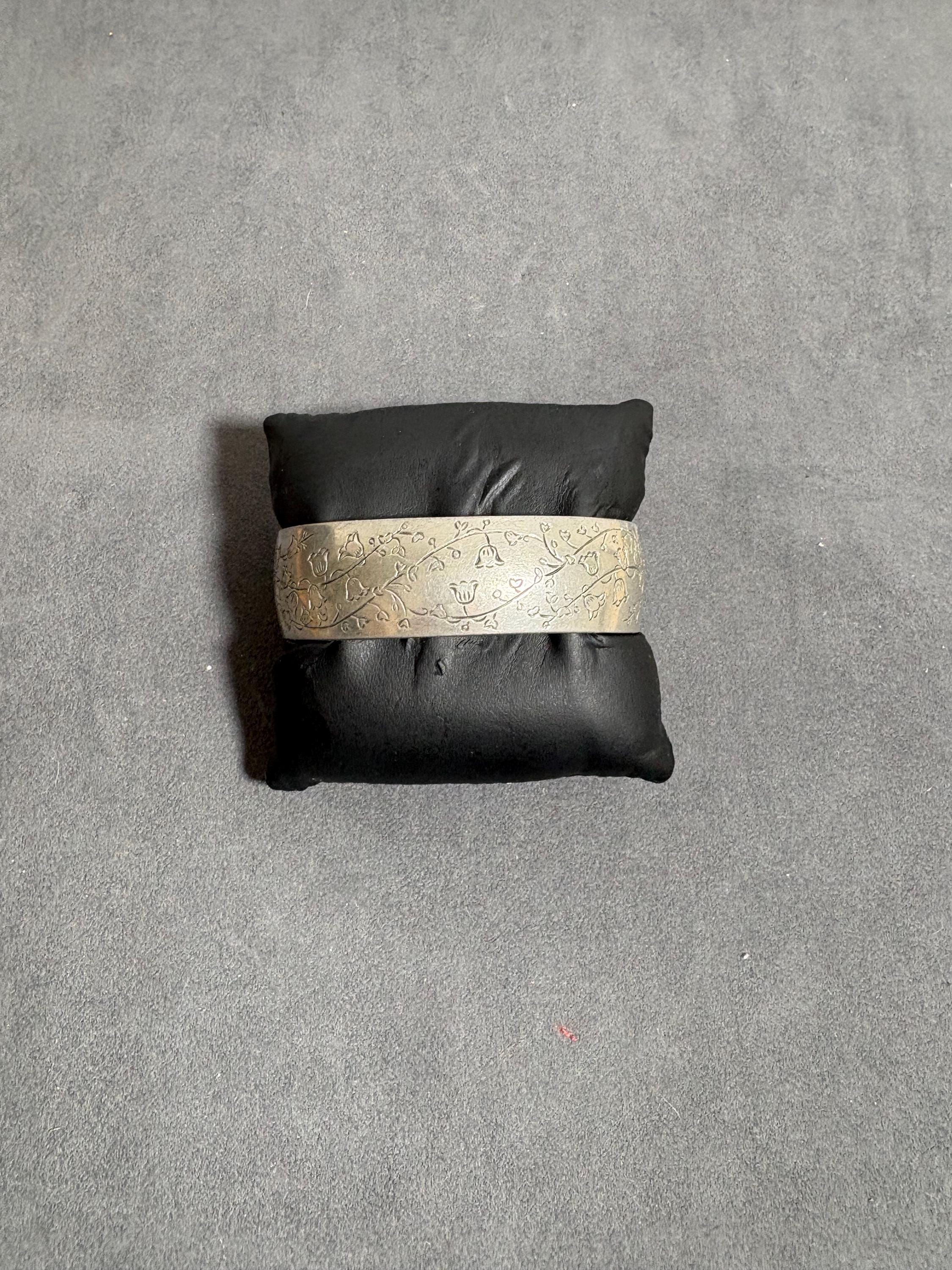 Kirk stieff pewter cuff bracelet - Etsy 日本