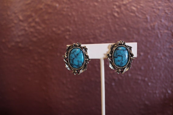 Faux Turquoise Clip-on Earrings - image 3