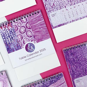 Calendrier de table aquarelle 2025 Histologie : 14 x 14 cm, reliure spirale avec support en carton
