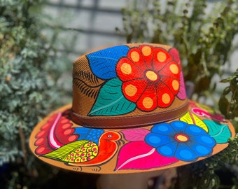 Damskie sombrero ręcznie malowane w kolorowe wzory. Sombrero meksykańskie, sombrero colibri, kapelusz meksykański, meksykański artesanal, kapelusz z okazji Dnia Niepodległości