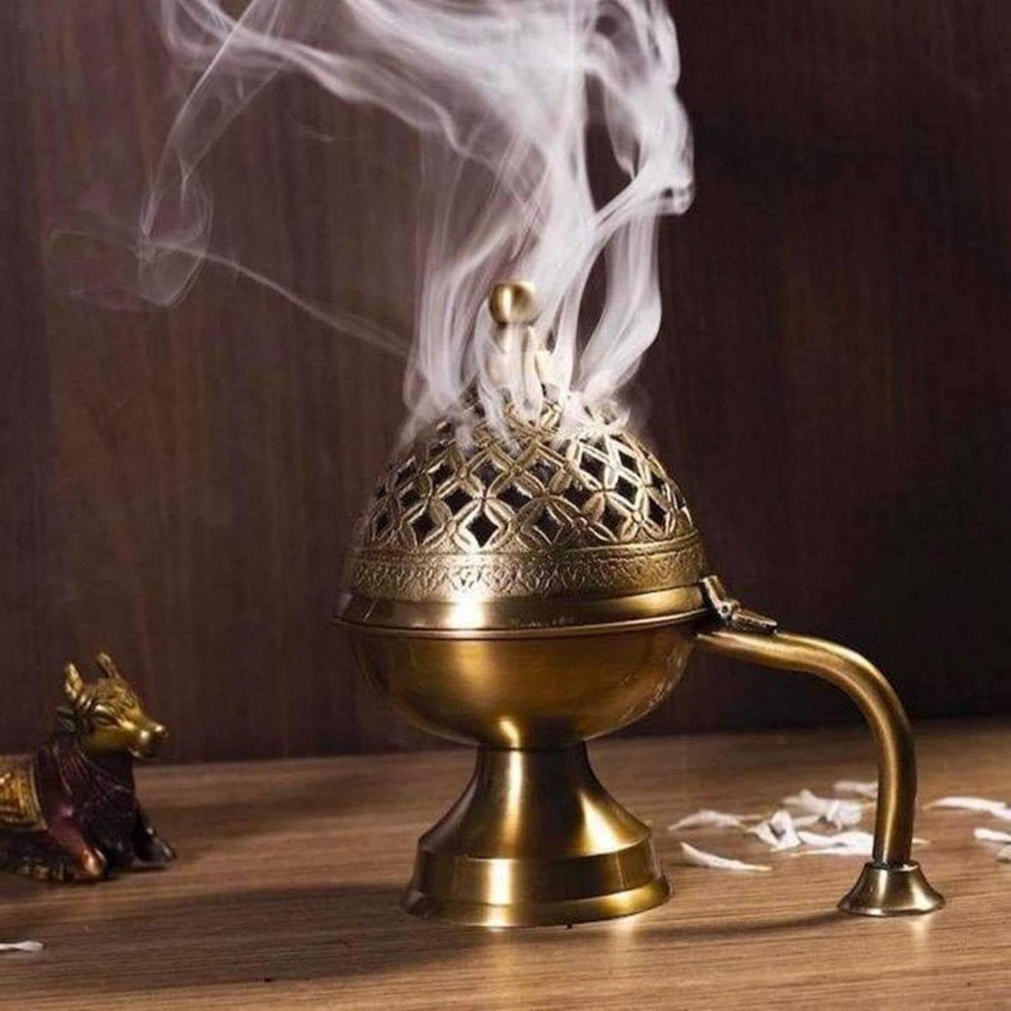 Artvarko Messing Traditionele Lotus Vorm Diya Kamal Olielamp met Handvat voor Diwali Pooja Woondecoratie Geschenken (15x10x7cm