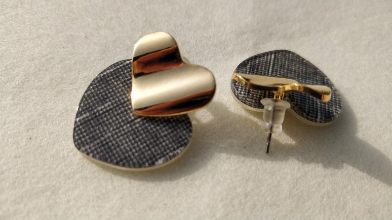 Heart Stud Earrings Delicate Dainty Heart Earrings Minimalistic Tiny Heart Earrings Heart shape Gold earrings Valentines Day Earrings