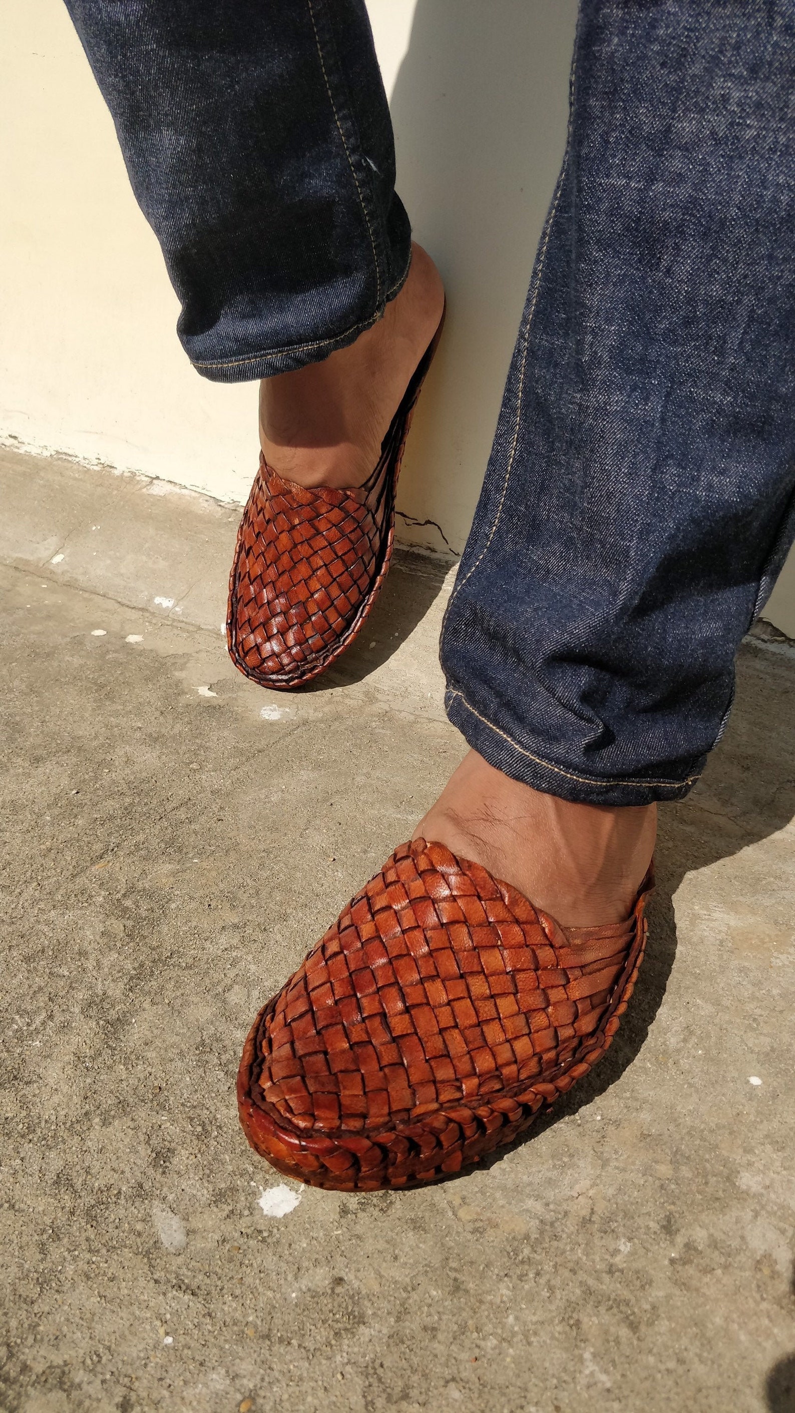vince barrett woven leather mules