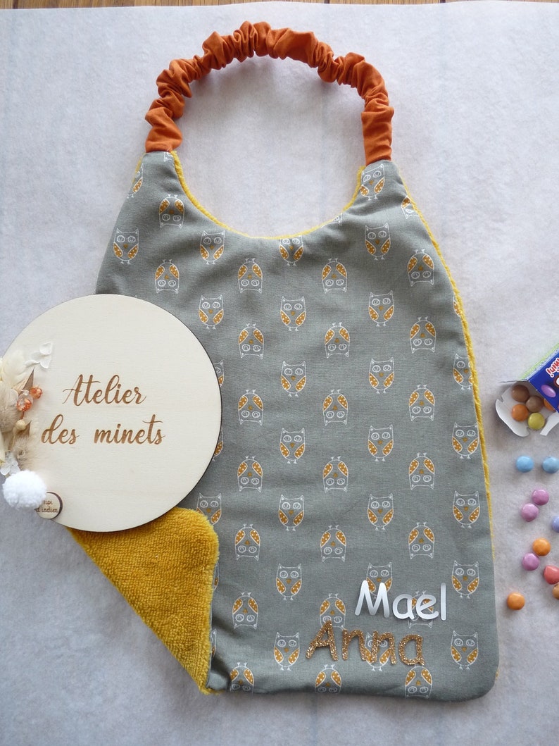 Serviette de cantine personnalisable/serviette élastique enfant/Bavoir maternelle éponge bambou/rentrée scolaire/cadeau petit prix Babette la chouette