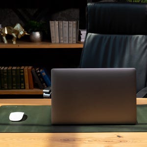Green leather desk pad *Large leather mousepad *Green leather desk mat *Desk blotter*Christmas gifts*Desk accessories * Office accessories