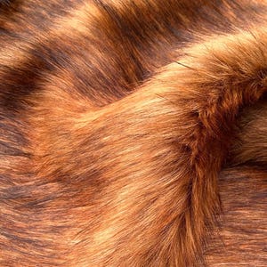 Ecoshag™ Pele Sintética de Lobo com Pelo Longo – Pele Animal Peluda