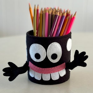 Mugalugs Monster Pencil Cup -Contenedor -Tub - Soporte de papelería de fieltro - Único en su tipo - Almacenamiento de escritorio