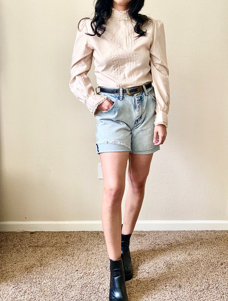 Vintage 1960s lace pleated puff sleeve blouse